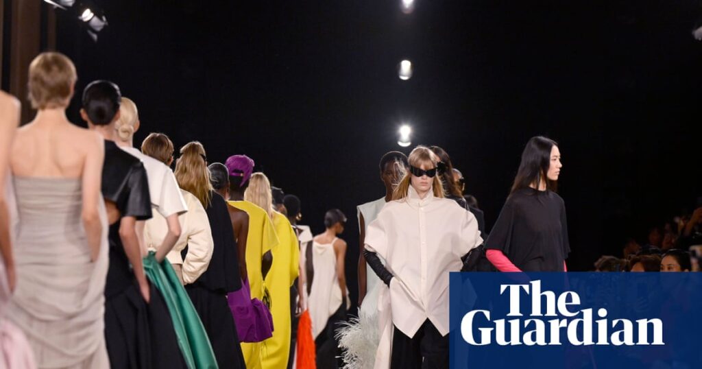 Pierpaolo Piccioli champions female emancipation with loose-fitting Balenciaga collection | Paris fashion week Pierpaolo Piccioli champions female emancipation with loose-fitting Balenciaga collection | Paris fashion week