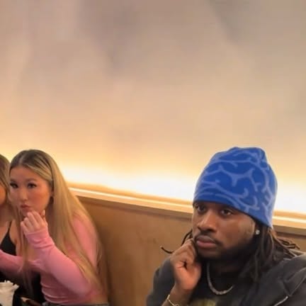 Not the Barbz pulling up on #ArrogantTae at lunch 😩! (Swipe) (🎥: @waverlyplacewizkid) ✍🏾: #TSRStaffST - instagram.com