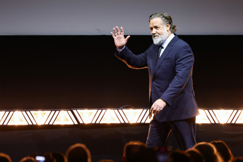 Russell Crowe Turns Heads With Jaw-Dropping Weight Loss Transformation Yahoo lifestyle home