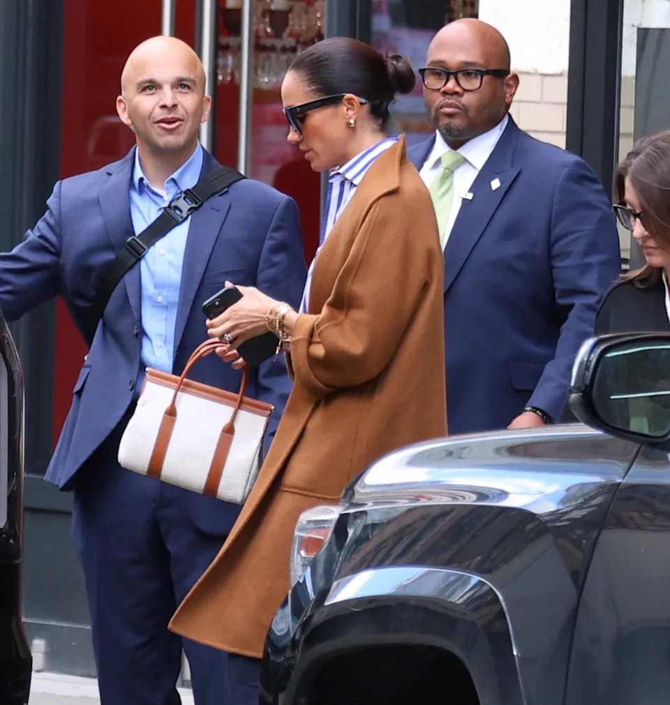She also wore sunglasses and carried a leather handbag. AbacaPress / SplashNews.com
