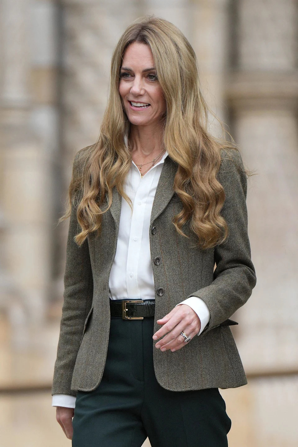Kate Middleton debuts blonde hair