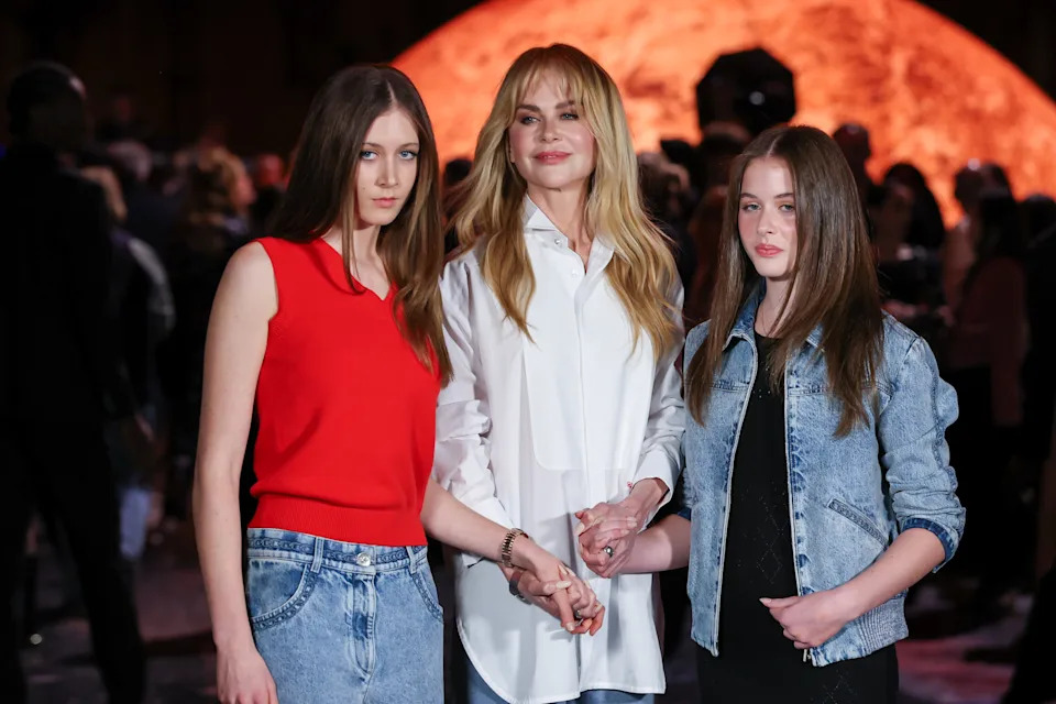 PARIS, FRANCE - OCTOBER 06: (EDITORIAL USE ONLY - For Non-Editorial use please seek approval from Fashion House) (L-R) Sunday Rose Kidman Urban, Nicole Kidman and Faith Margaret Kidman-Urban attend the Chanel Womenswear Spring/Summer 2026 show as part of Paris Fashion Week on October 06, 2025 in Paris, France. (Photo by Stephane Cardinale - Corbis/Corbis via Getty Images)