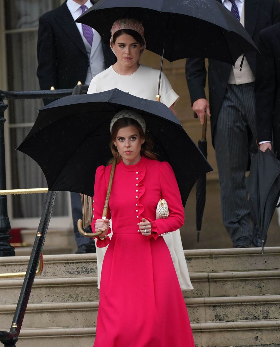 According to Emily Maitlis, it all comes down to a private meeting between Prince William and his cousins, Princess Beatrice and Princess Eugenie. 