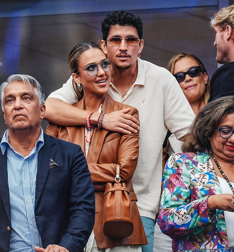 jessica alba danny ramirez us open hugging