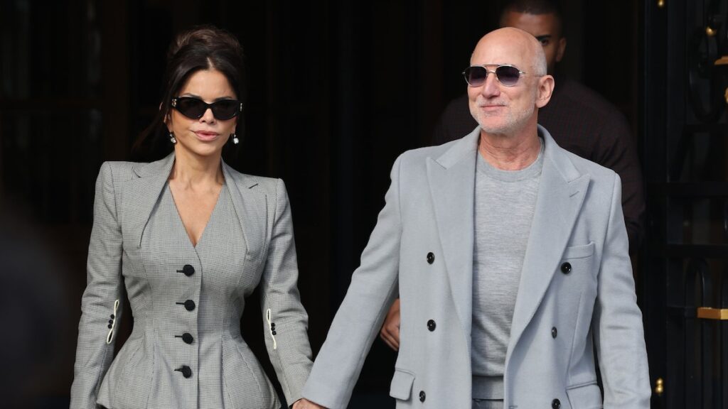 Lauren Sánchez leads the way in Vintage 1995 Galliano, matching Jeff Bezos for Paris’ ultimate power duo style Lauren Sánchez leads the way in Vintage 1995 Galliano, matching Jeff Bezos for Paris' ultimate power duo style