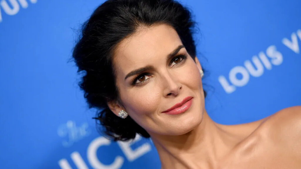 Angie Harmon, 53, Manages To Look Beautiful While Hanging Out With Her Pet Squirrel on Her Shoulder Yahoo entertainment home