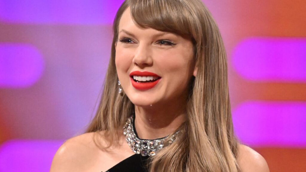 Taylor Swift's Graham Norton show appearance sees huge engagement ring