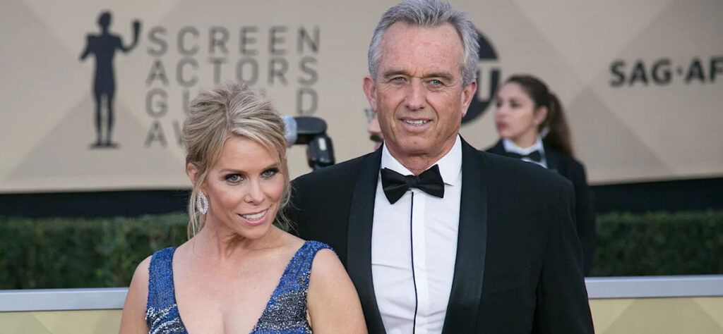 Cheryl Hines’ ‘Woke’ Hollywood Pals ‘Turn On Her’ Over ‘Unrecognizable’ MAGA Transformation Yahoo entertainment home