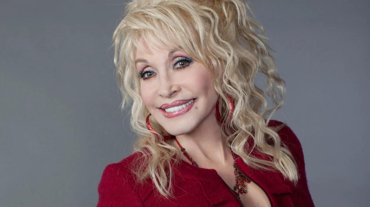 Dolly Parton Is Suffering from Kidney Stones As Her Sister Apologizes for Worrying Everyone
