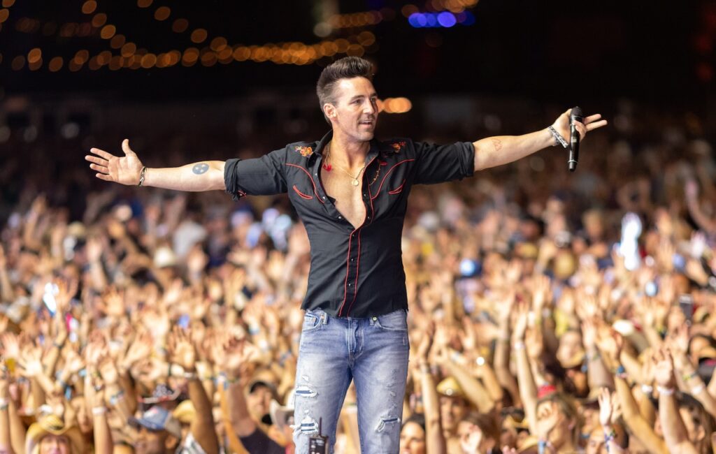 Country music star says fellow singer is a ‘tool’ as MAGA rages at new song Mostly Sunny