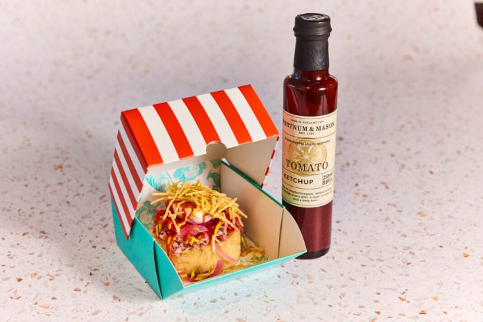 Fortnum & Mason Opens First Store Outside London at Bicester Village