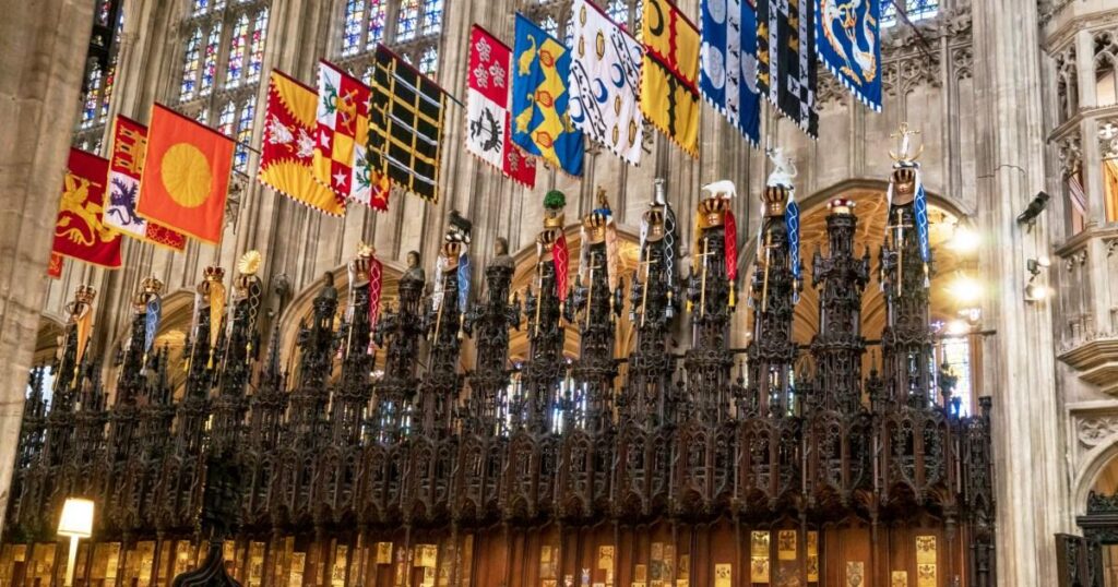Prince Andrew’s coat of arms removed from Windsor Castle | News UK Prince Andrew's coat of arms removed from Windsor Castle | News UK