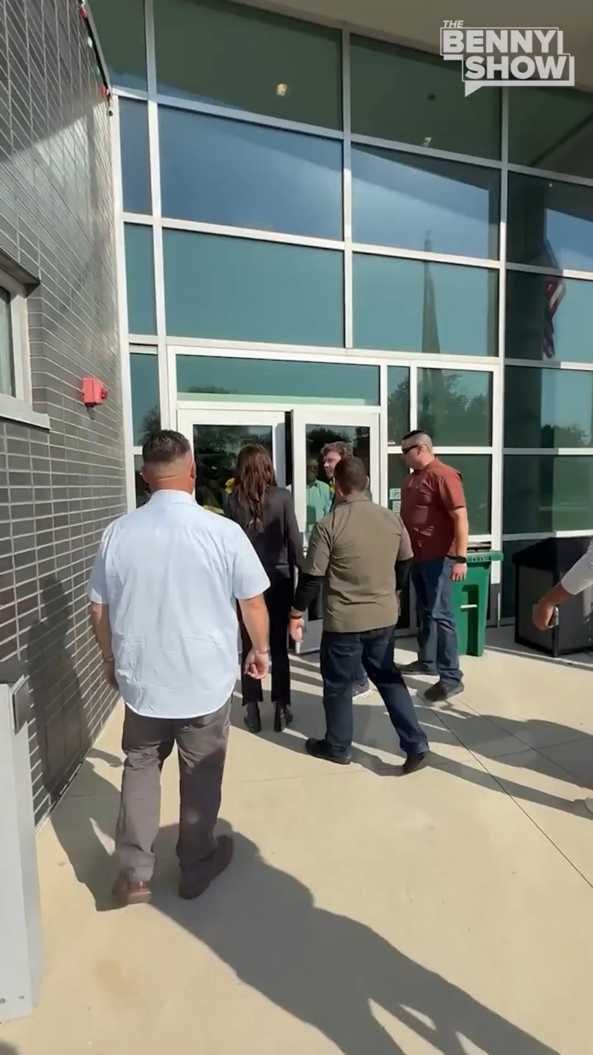 Kristi Noem denied entry to a city government building in Illinois to use the bathroom