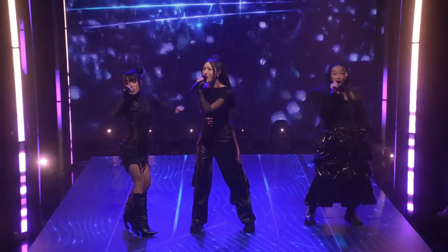 Ejae, Rei Ami, and Audrey Nuna perform "Golden" for the first time (Kpop Demon Hunters)