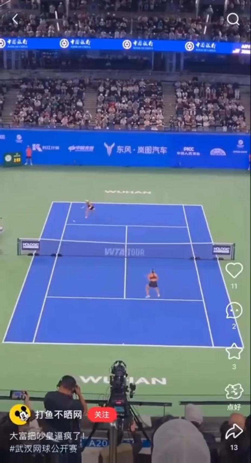 Aryna Sabalenka (nearly) hits a ball kid with her racquet at the 2025 Wuhan Open