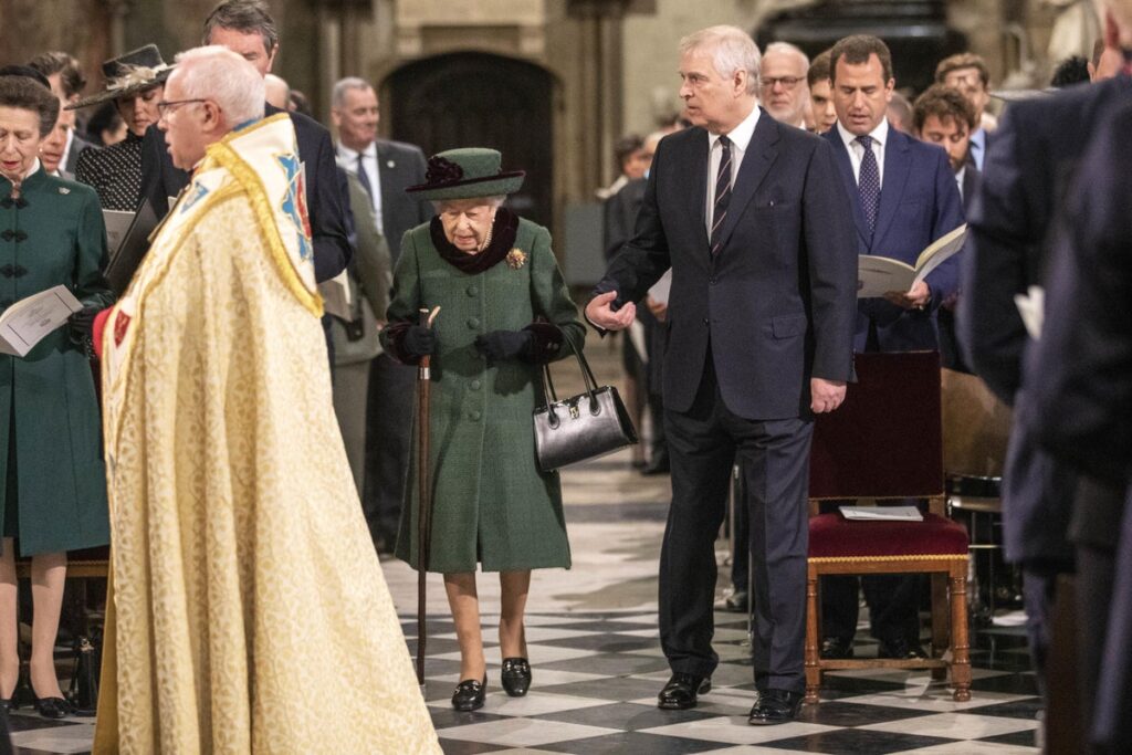 Prince Andrew ‘gagged’ Virginia Giuffre to stop her tarnishing the Queen’s platinum jubilee, memoir says Prince Andrew ‘gagged’ Virginia Giuffre to stop her tarnishing the Queen’s platinum jubilee, memoir says