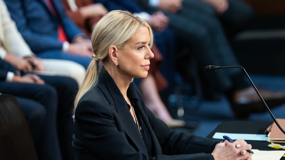 Bondi requests she and Noem recreate Amy Poehler, Tina Fey’s SNL portrayal of them station icon
