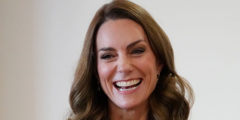 The Princess of Wales shows her love for Victoria Beckham in an elegant suit during her latest outing The Princess of Wales shows her love for Victoria Beckham in an elegant suit during her latest outing