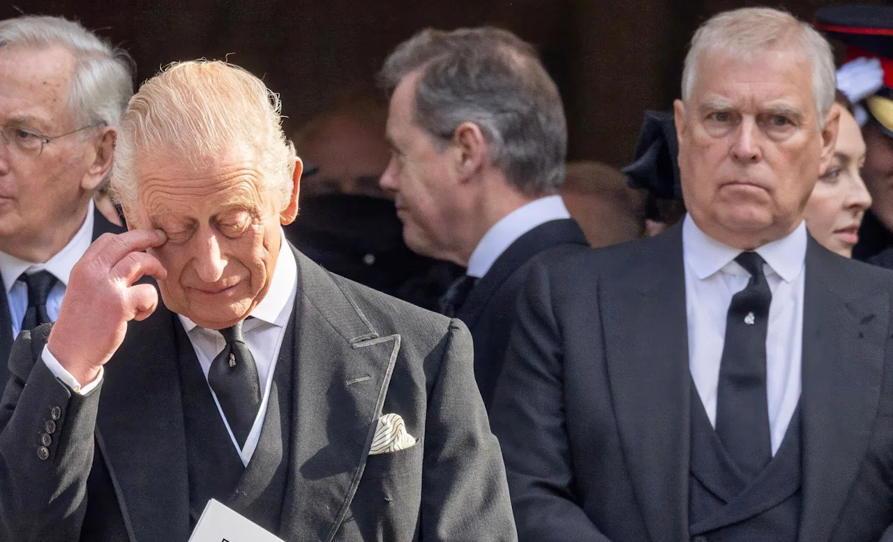pic shows: Funeral of Duchess of Kent 16.9.25 Awkward KING CHARLES TEARS AS PRINCE ANDREW STANDS BEHIND Prince and Princess of Wales Catherine and William King Charles Prince Andrew Picture by Gavin Rodgers/ Pixel8000