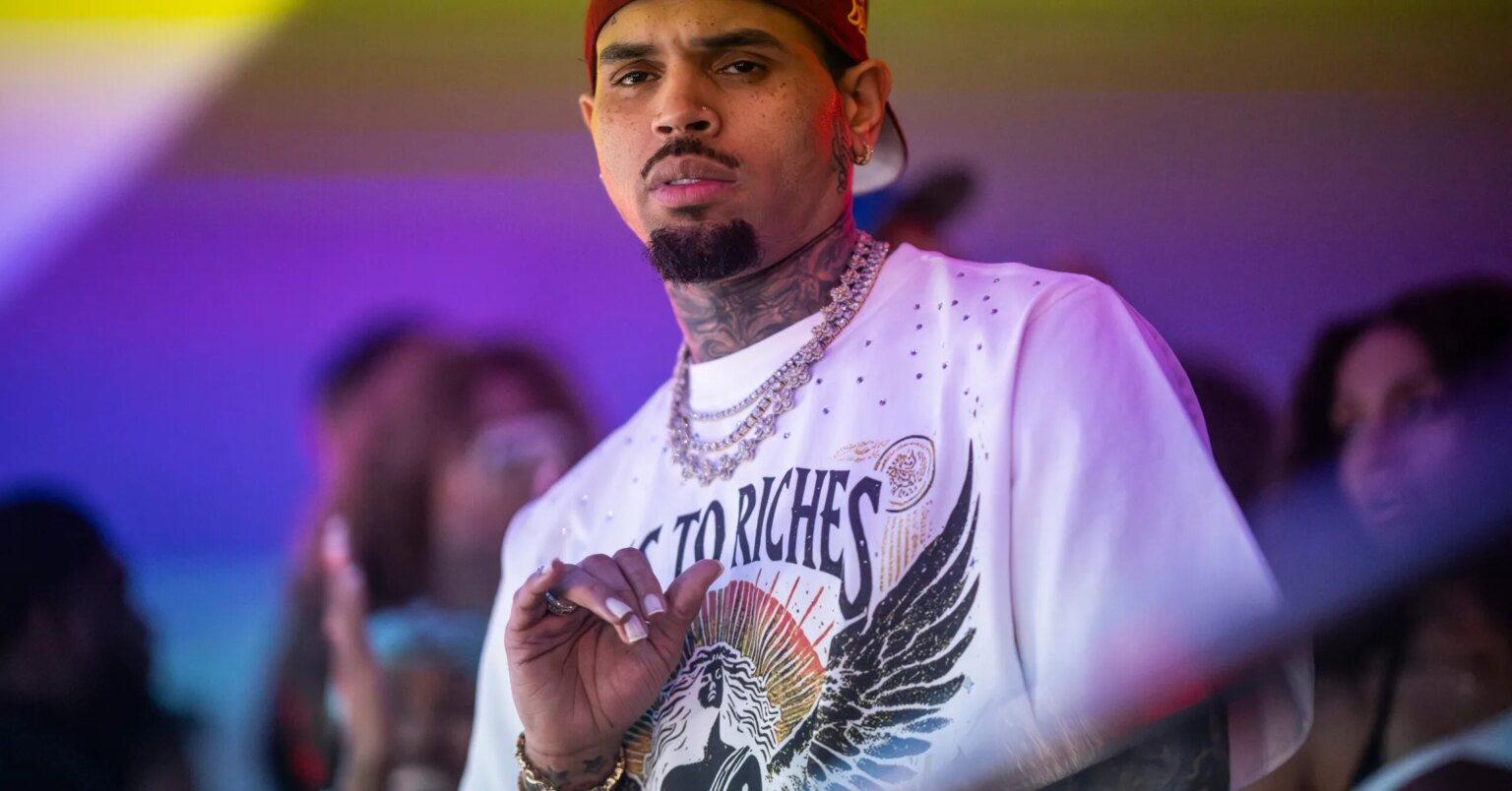Argument At Chris Brown’s NOLA Show Turns Into Nasty Brawl Argument At Chris Brown's NOLA Show Turns Into Nasty Brawl