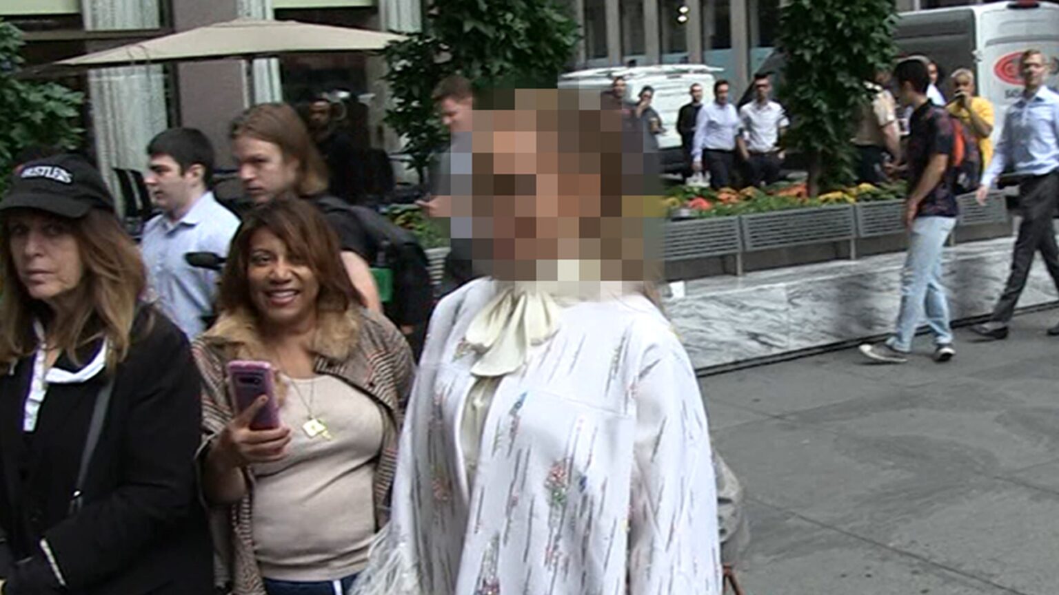 Guess Who This Fabulous Fashionista Is! Guess Who This Fabulous Fashionista Is!