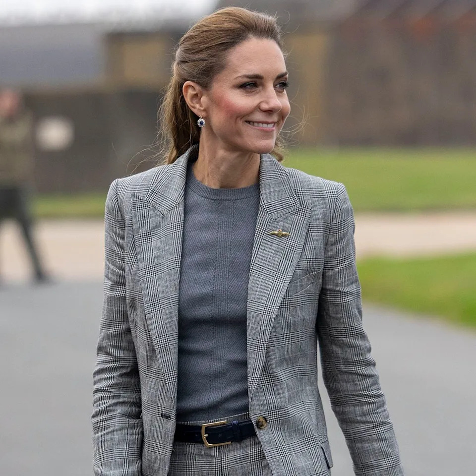  CONINGSBY, ENGLAND - OCTOBER 2: Catherine, Princess of Wales, Royal Honorary Air Commodore, visits RAF Coningsby in Lincolnshire during her first official engagement at the station, on October 2, 2025 in Coningsby, England. During the visit, Her Royal Highness learned about the station's operational role, met Quick Reaction Alert personnel, viewed a Typhoon aircraft, and toured the new Typhoon Future Synthetic Training facility, and also met families of personnel serving at the base. (Photo by James Glossop - WPA Pool/Getty Images). 