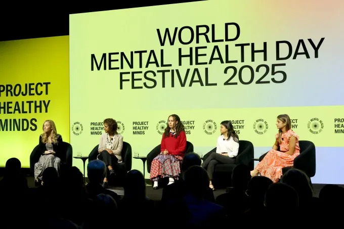 <span class="wp-element-caption__text">NEW YORK, NEW YORK – OCTOBER 10: (L-R) Jiore Craig, Aileen Arreaza, Jayla Stokesberry, Isabel Sunderland, and Katie S. speak onstage during “Surviving Or Thriving: How Are Young People Doing In The Digital Age?” at the Project Healthy Minds World Mental Health Day Festival at Spring Studios. </span><span class="wp-block-image__credits"><strong>Image Credits:</strong>Rob Kim/Getty Images for Project Healthy Minds / Getty Images</span>