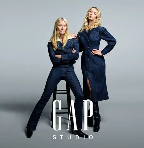 Mario Sorrenti/GAP Gwyneth Paltrow and Apple Martin