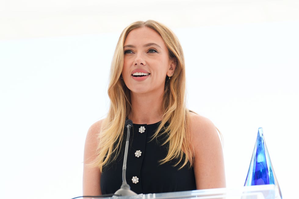 scarlett johansson speaks onstage at newport beach film festival honors and varietys 10 actors to watch at balboa bay resort on october 19, 2025 in newport beach, california. (photo by jc olivera/variety via getty images)