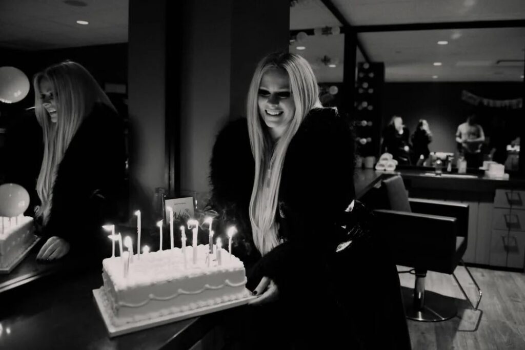 Avril Lavigne celebrated her 41st birthday on 27th September with Joan Jett and Billy Idol