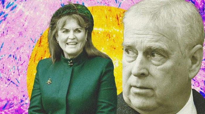 Sarah Ferguson ready to point finger at Prince Andrew to avoid being dragged down