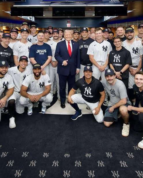The New York Yankees have been eliminated from the playoffs by the Toronto Blue Jays.