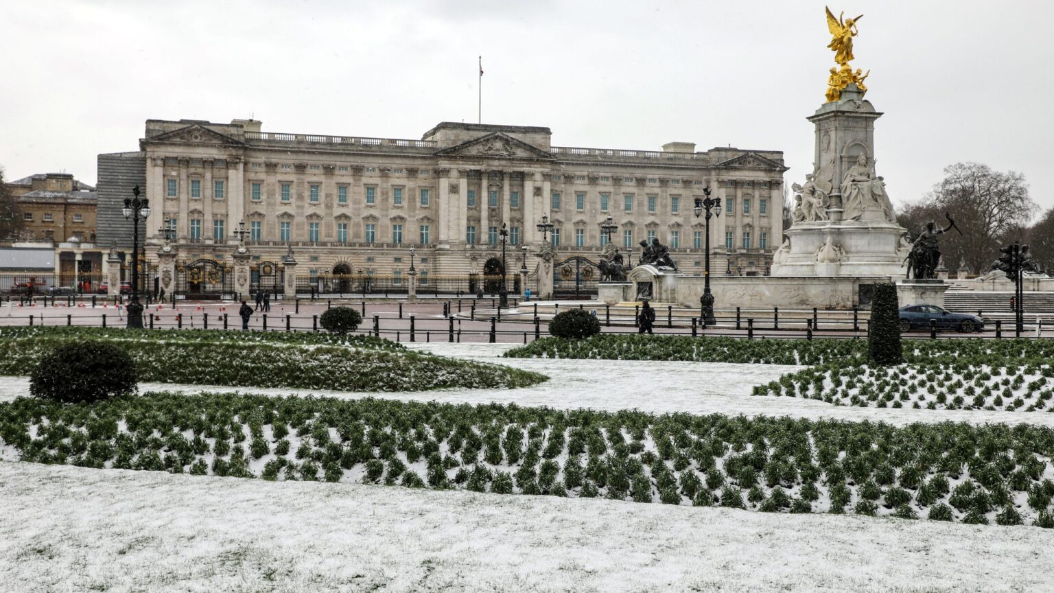 Buckingham Palace to host first ever Christmas pop-up shop