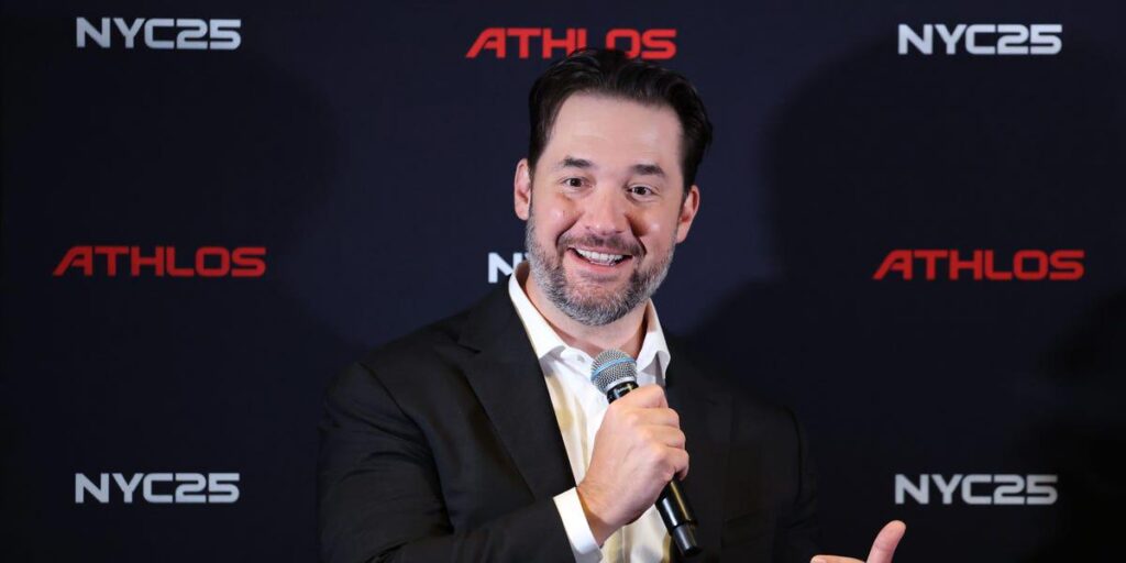 Reddit cofounder Alexis Ohanian Says 'Much of the Internet Is Now Dead'