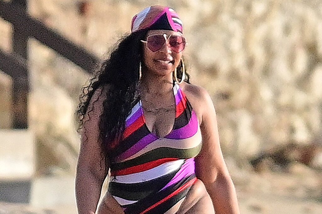 Ashanti flaunts her curves in plunging swimsuit and more star snaps – Page Six Ashanti flaunts her curves in plunging swimsuit and more star snaps - Page Six