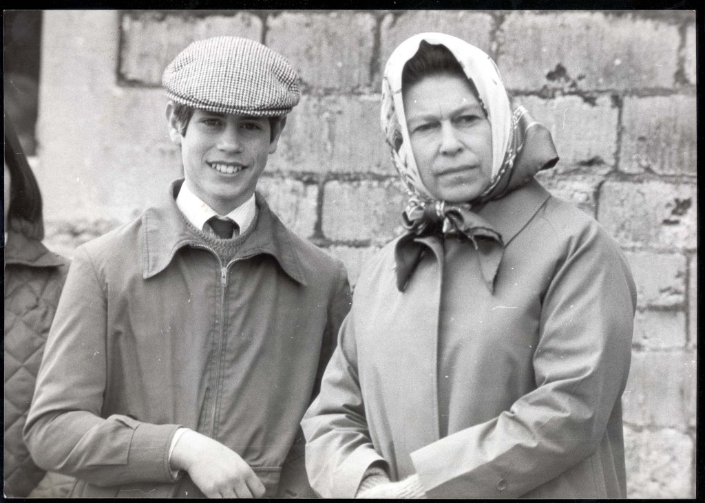 A young Prince Edward and Queen Elizabeth 
