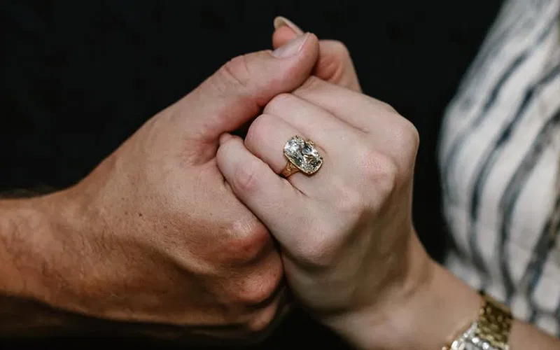 images from travis kelce and taylor swift's engagement