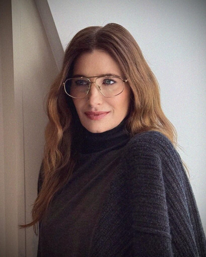 Kathryn Hahn attends the Hermès SS26 Women's Show on October 4, 2025 in Paris, France.