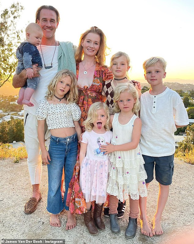 His wife Kimberly and their six kids attended the event in support. Two of their kids even took the stage to sing the show's iconic theme song, 'I Don¿t Wanna Wait' by Paula Cole