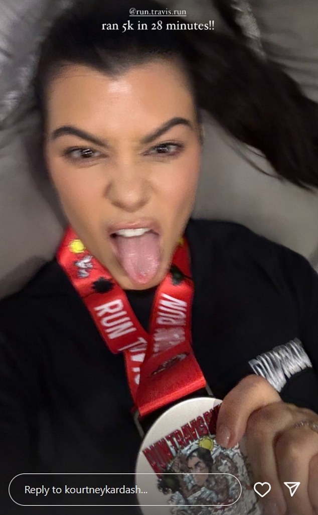 Before joining him at the starting line, Kardashian reminded Barker that she had only been running in 'one or two-minute intervals'