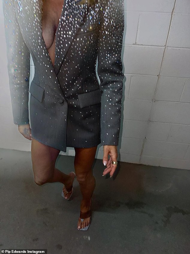 Pip rocked a pair of low-heeled square-toed sandals