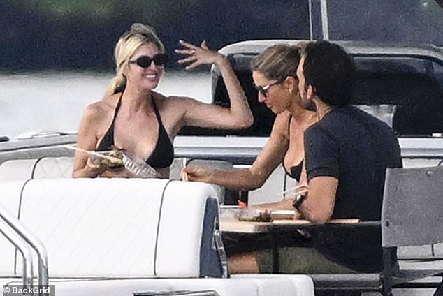 Having lived in the neighborhood for years, Bündchen has built a circle of elite friends and was even spotted enjoying lunch on Ivanka Trump’s megayacht with Joaquim Valente this past September