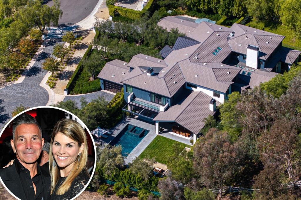 Lori Loughlin and Mossimo Giannulli have sold their LA home Lori Loughlin and Mossimo Giannulli have sold their LA home