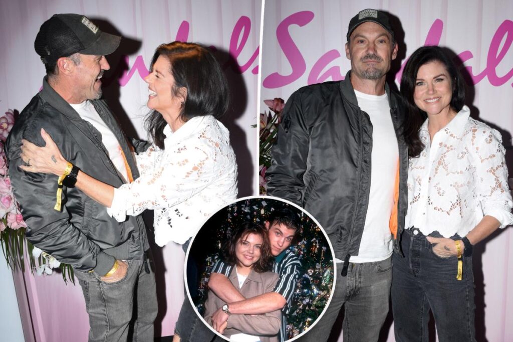 ‘Beverly Hills, 90210’ stars Brian Austin Green, Tiffani Thiessen reunite 30 years after split 'Beverly Hills, 90210' stars Brian Austin Green, Tiffani Thiessen reunite 30 years after split