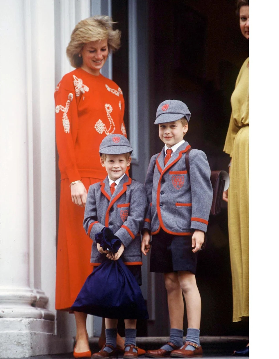 Fashion, Uniform, Outerwear, Street fashion, Performance, Event, Child, Fashion design, Child model, Costume,