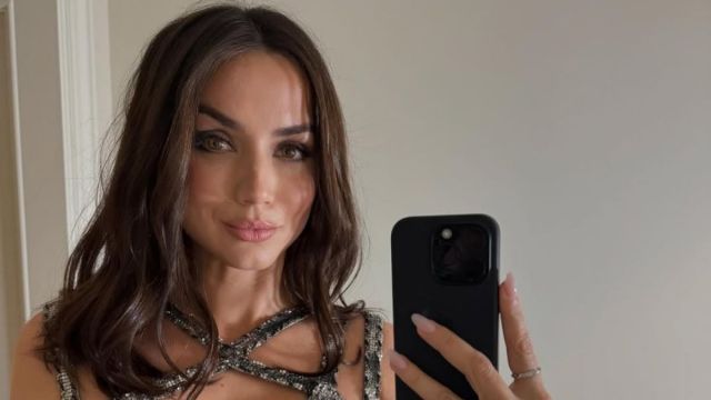 Ana de Armas Showcases Toned Physique in Gym Wear Yahoo entertainment home
