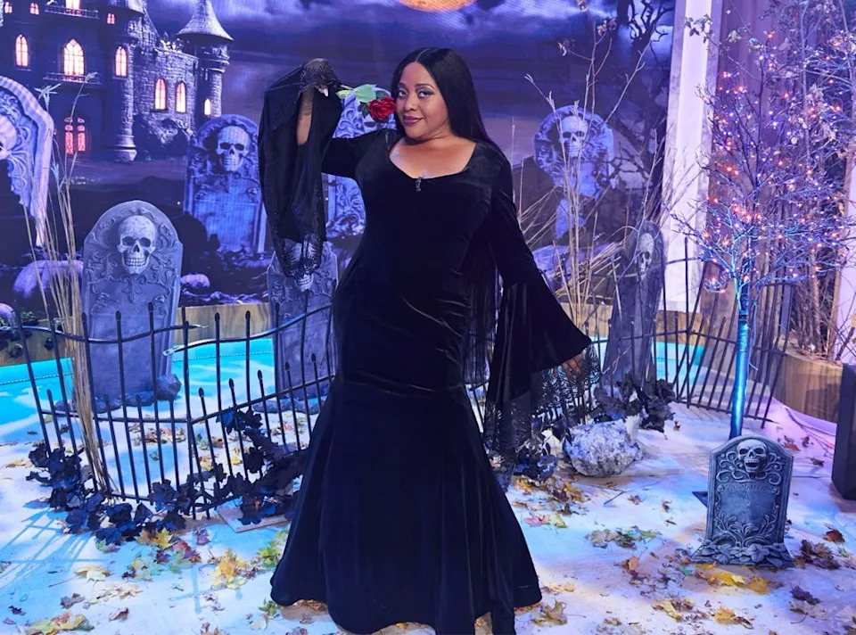 <div class="QpPSMb">
<div class="DoxwDb">
<div class="PZPZlf ssJ7i B5dxMb" role="heading" aria-level="2" data-attrid="title">Sherri Shepherd</div>
</div>
</div>