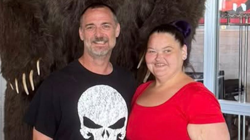 '1000-Lb. Sisters' Star Amy Slaton Marries Brian Lovvorn in Haunted Inn on Halloween