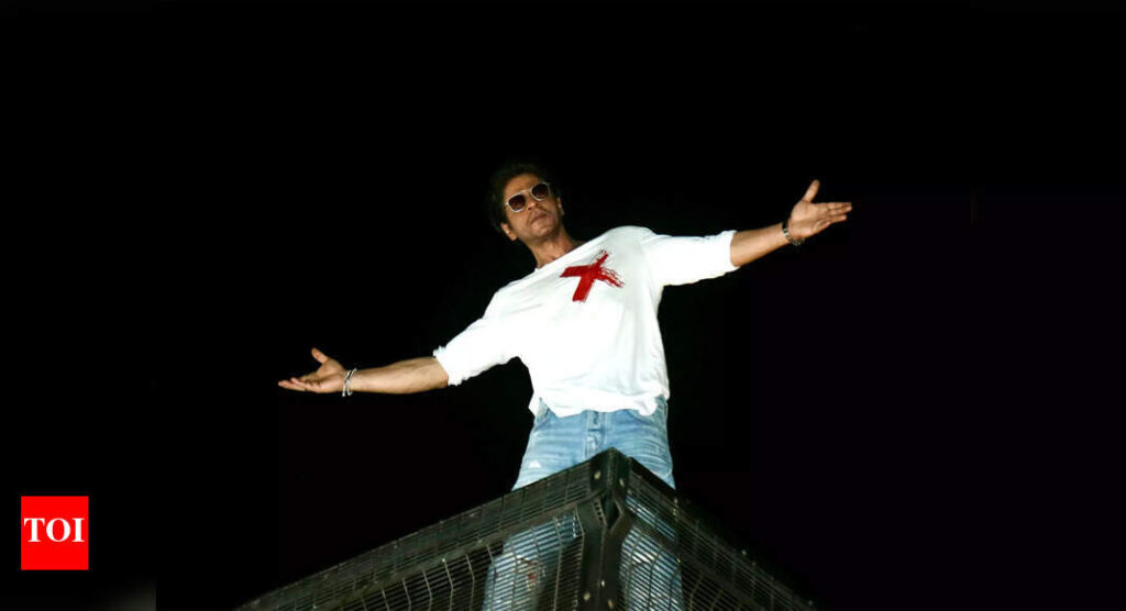 Shah Rukh Khan’s fan meet at Mannat CANCELLED: Actor apologises; tells fans birthday ritual scrapped over ‘safety concerns and crowd control issues’ | Shah Rukh Khan's fan meet at Mannat CANCELLED: Actor apologises; tells fans birthday ritual scrapped over 'safety concerns and crowd control issues' |