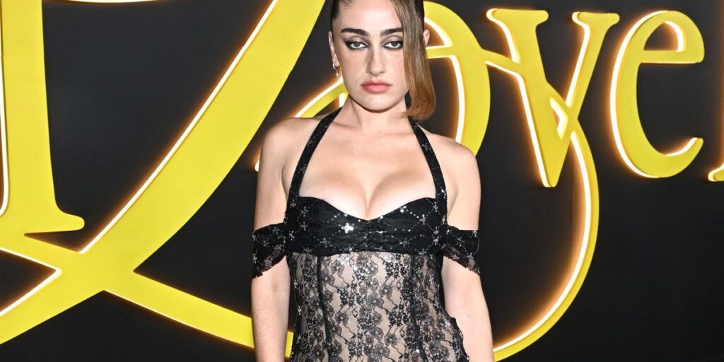 Why All The Hot Girls Are Wearing Ludovic De Saint Sernin Why All The Hot Girls Are Wearing Ludovic De Saint Sernin